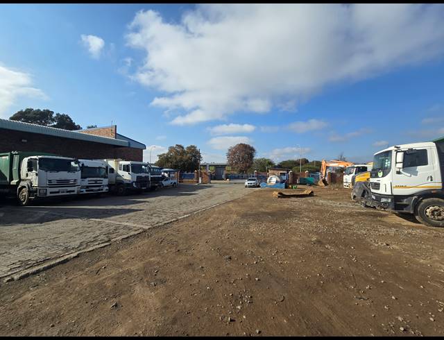 1,900M² FACTORY TO LET IN MOREHILL